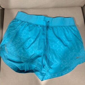 Nike woman’s mid rise 3” brief lined shorts